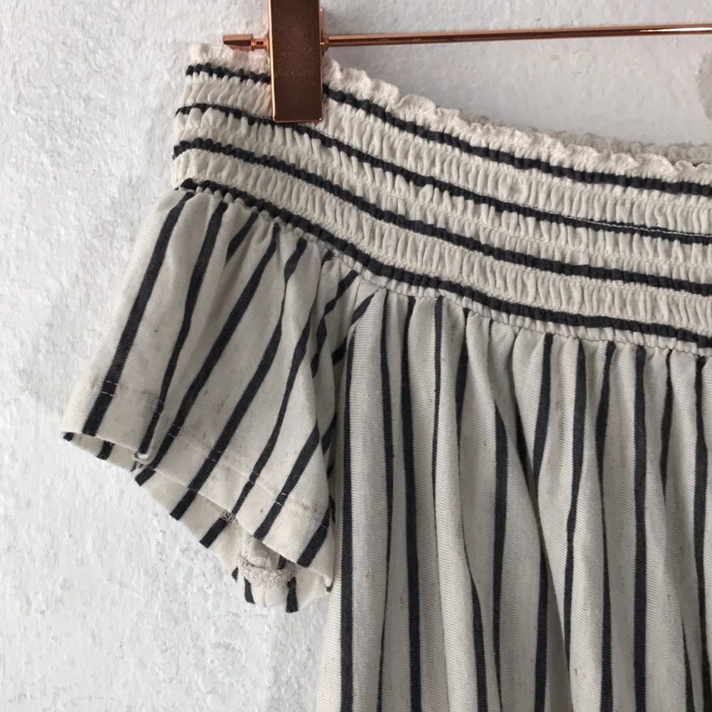 ‎Off shoulder crop top - Picture 2 of 5